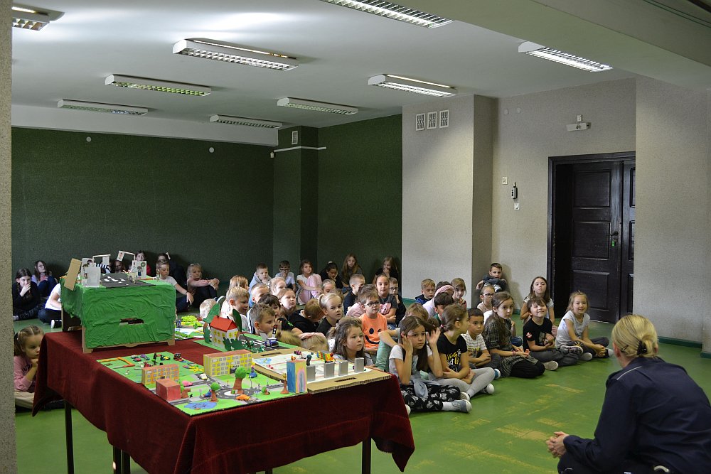 Bezpieczna droga do szkoły w SP 10 [18.10.2022] - zdjęcie #40 - eOstroleka.pl