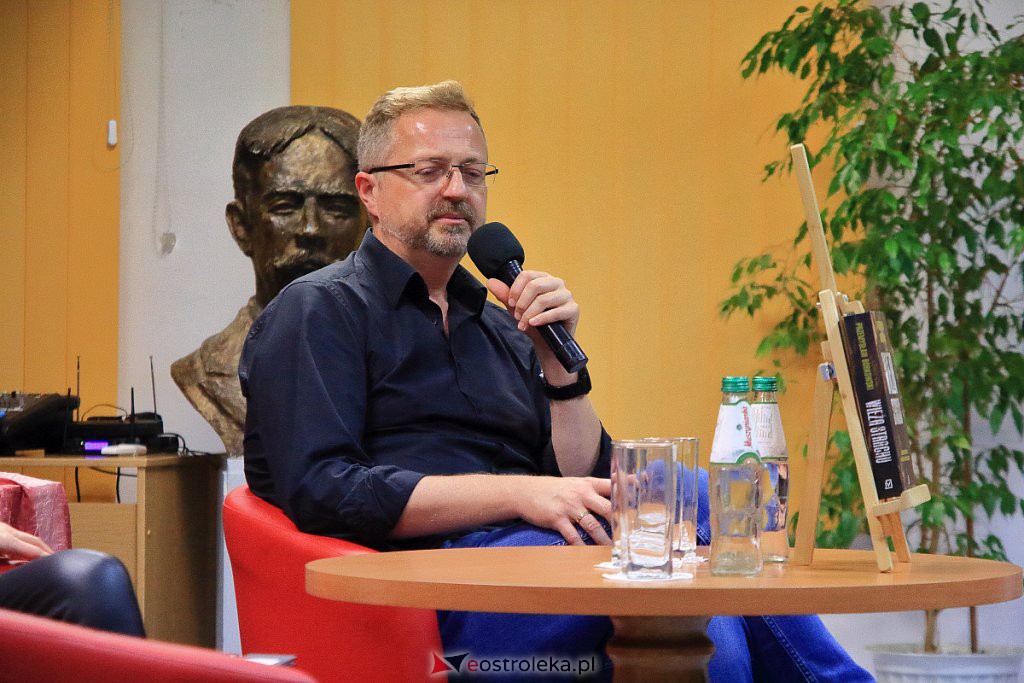 Przemysław Borkowski z wizytą w Ostrołęce. Tym razem nie w roli kabareciarza [18.10.2022] - zdjęcie #18 - eOstroleka.pl