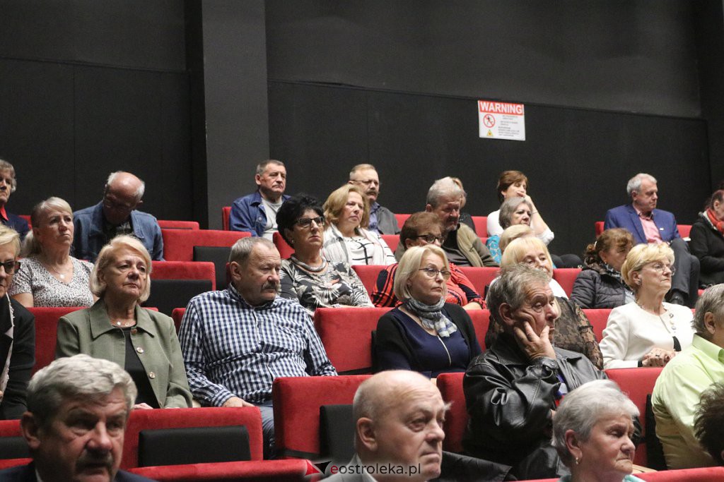 Spotkanie autorskie z Anną Staszewską [18.10.2022] - zdjęcie #15 - eOstroleka.pl