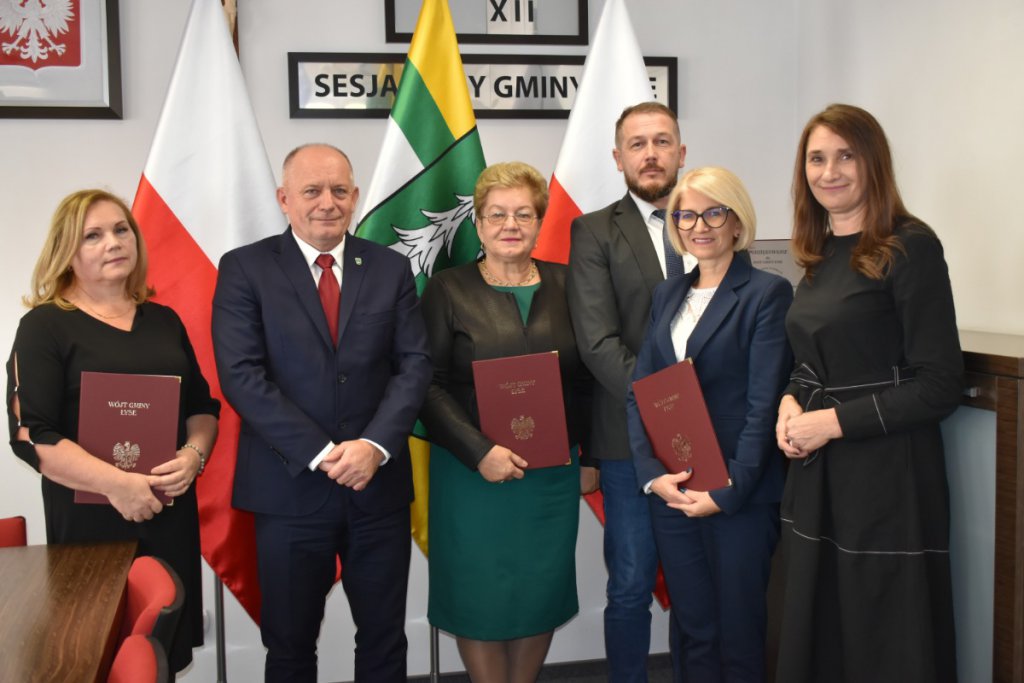 Nagrody wójta Gminy Łyse z okazji Dnia Edukacji Narodowej - zdjęcie #1 - eOstroleka.pl