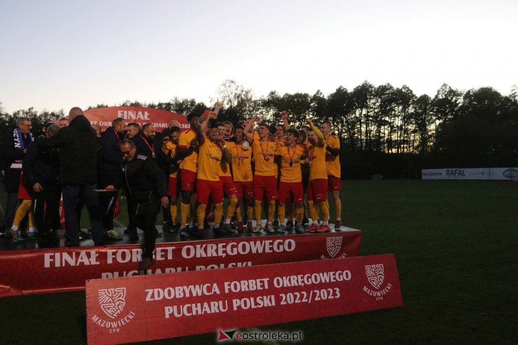 Finał Okręgowego PP KS CK Troszyn - Żbik Nasielsk [19.10.2022] - zdjęcie #10 - eOstroleka.pl