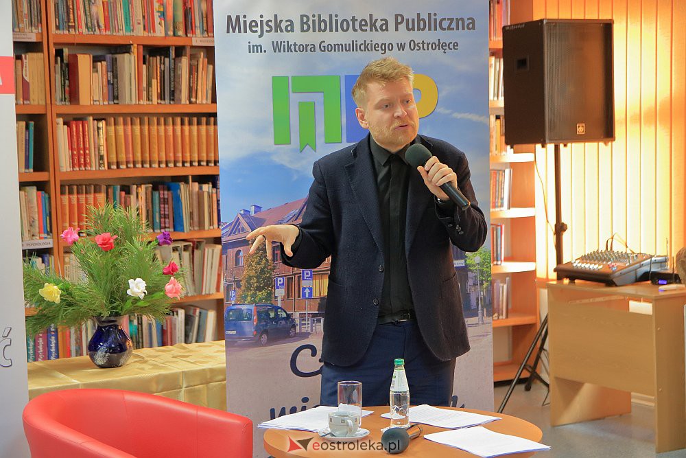 Dr Karol Samsel o literaturze w pierścieniu śmierci [20.10.2022] - zdjęcie #17 - eOstroleka.pl