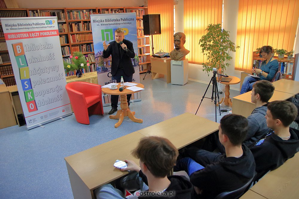 Dr Karol Samsel o literaturze w pierścieniu śmierci [20.10.2022] - zdjęcie #5 - eOstroleka.pl