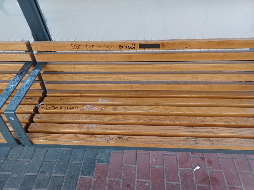 Akty wandalizmu przystanków miejskich - zdjęcie #6 - eOstroleka.pl