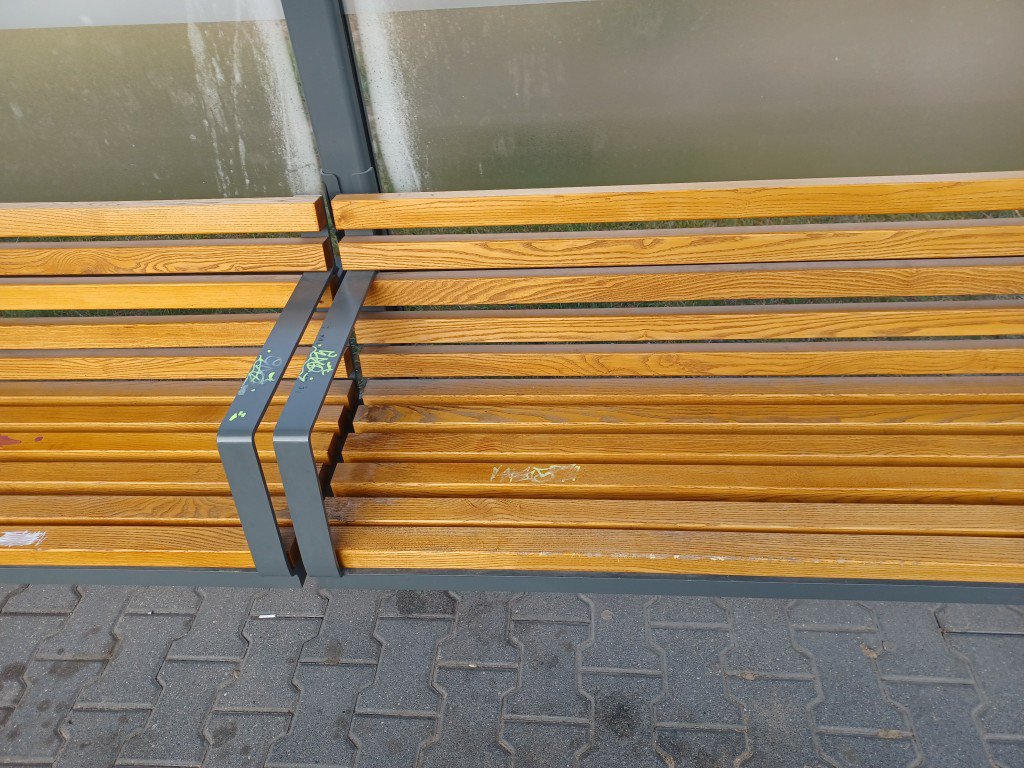 Akty wandalizmu przystanków miejskich - zdjęcie #5 - eOstroleka.pl