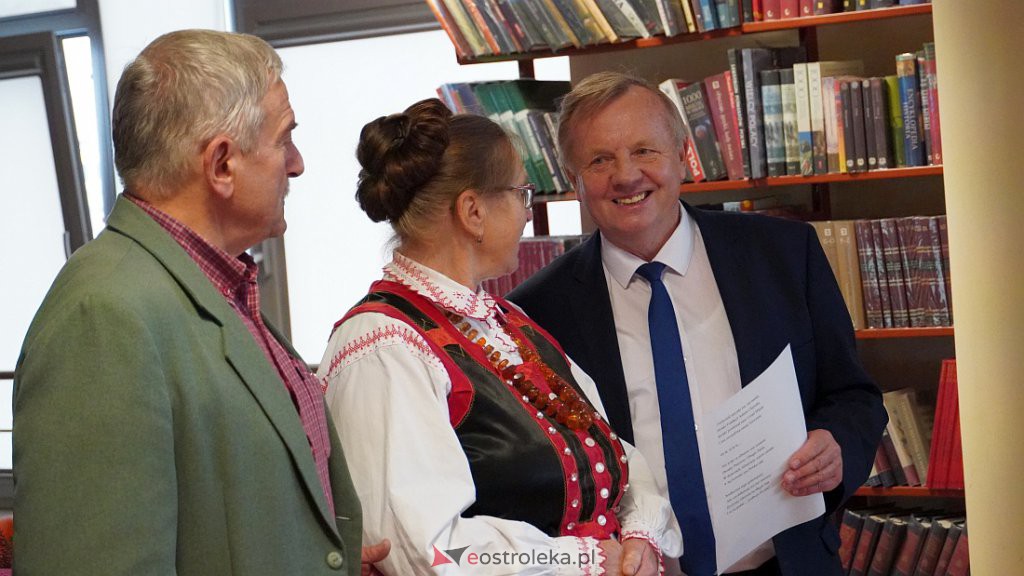 35 lat pracy twórczej Czesławy Lewandowskiej. Promocja albumu  w Bibliotece Pedagogicznej [22.10.2022] - zdjęcie #33 - eOstroleka.pl