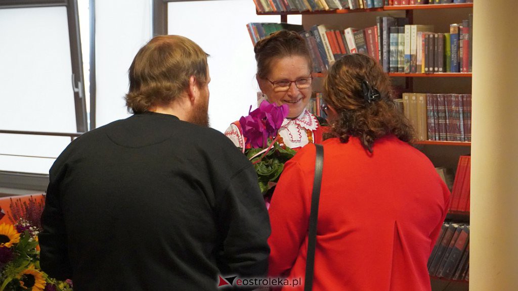 35 lat pracy twórczej Czesławy Lewandowskiej. Promocja albumu  w Bibliotece Pedagogicznej [22.10.2022] - zdjęcie #32 - eOstroleka.pl