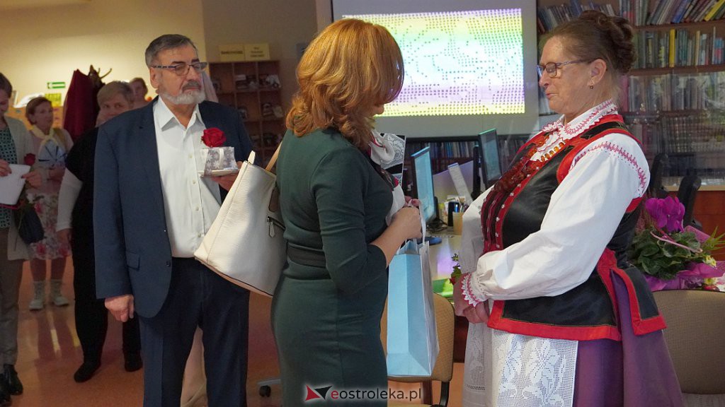 35 lat pracy twórczej Czesławy Lewandowskiej. Promocja albumu  w Bibliotece Pedagogicznej [22.10.2022] - zdjęcie #30 - eOstroleka.pl