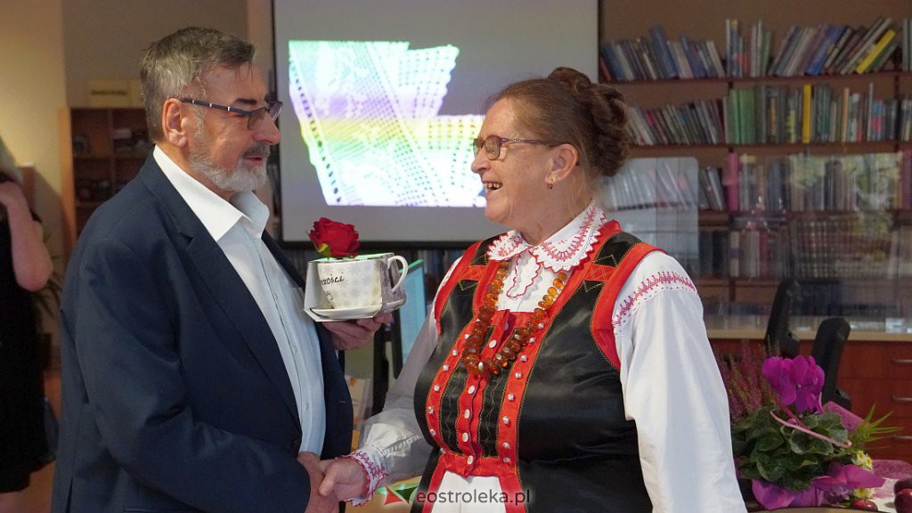 35 lat pracy twórczej Czesławy Lewandowskiej. Promocja albumu  w Bibliotece Pedagogicznej [22.10.2022] - zdjęcie #27 - eOstroleka.pl