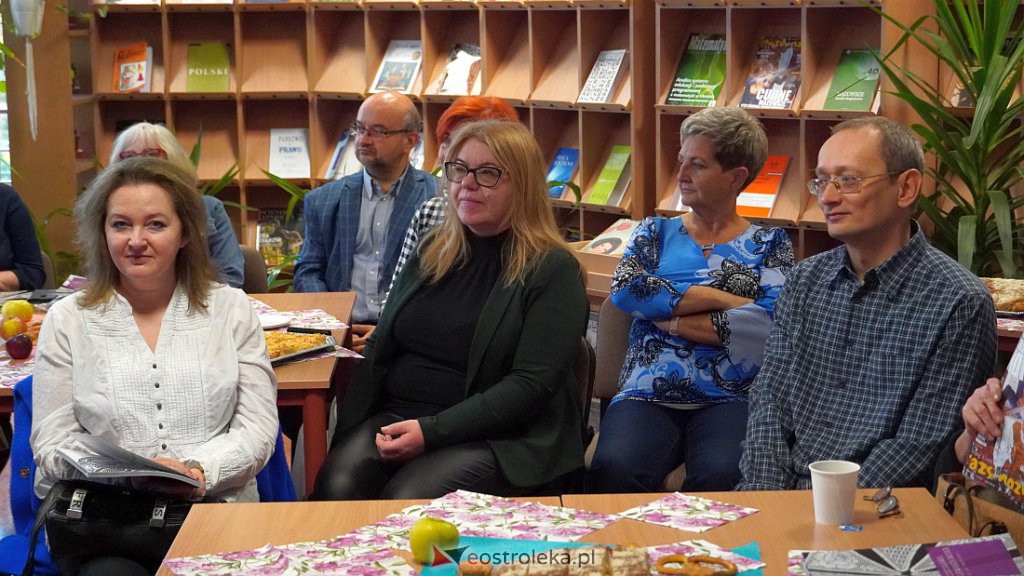 35 lat pracy twórczej Czesławy Lewandowskiej. Promocja albumu  w Bibliotece Pedagogicznej [22.10.2022] - zdjęcie #20 - eOstroleka.pl