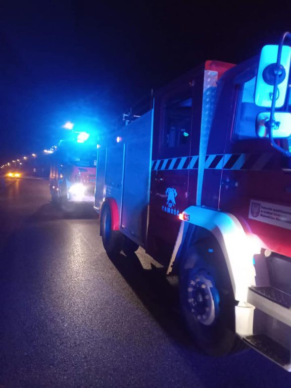 Pożar w Zamościu. W akcji strażacy z kilku jednostek [24.10.2022] - zdjęcie #6 - eOstroleka.pl