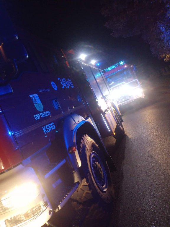 Pożar w Zamościu. W akcji strażacy z kilku jednostek [24.10.2022] - zdjęcie #4 - eOstroleka.pl