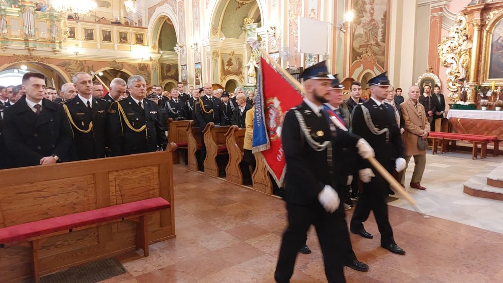 Uczcili pamięć zmarłych i poległych na służbie strażaków [24.10.2022] - zdjęcie #8 - eOstroleka.pl