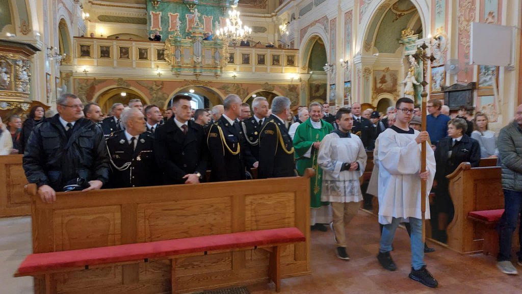 Uczcili pamięć zmarłych i poległych na służbie strażaków [24.10.2022] - zdjęcie #6 - eOstroleka.pl