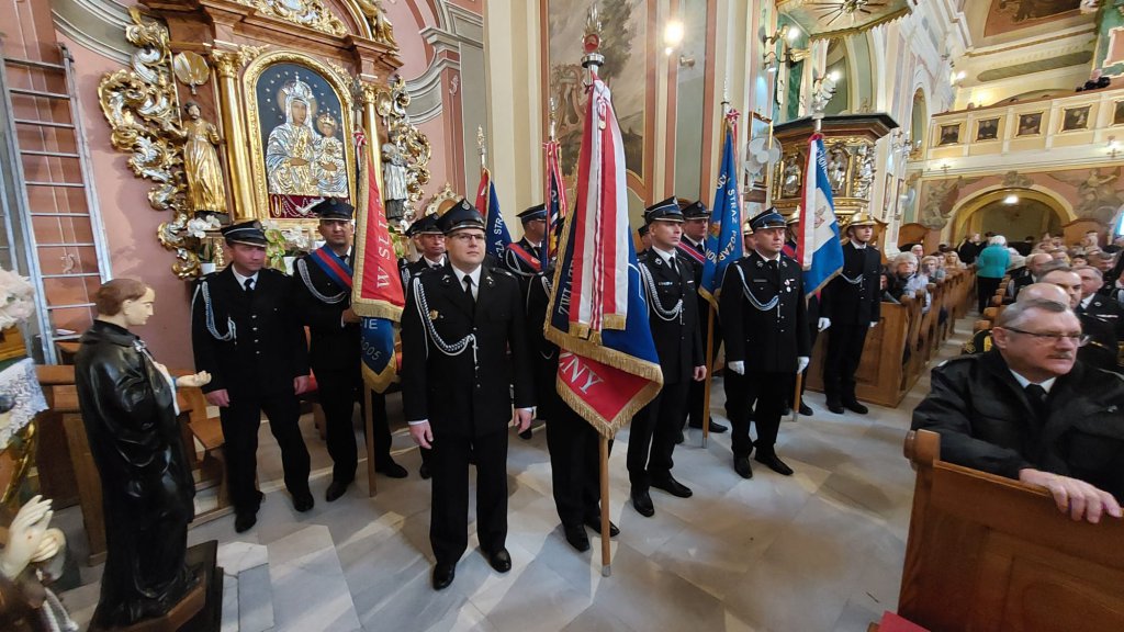 Uczcili pamięć zmarłych i poległych na służbie strażaków [24.10.2022] - zdjęcie #2 - eOstroleka.pl