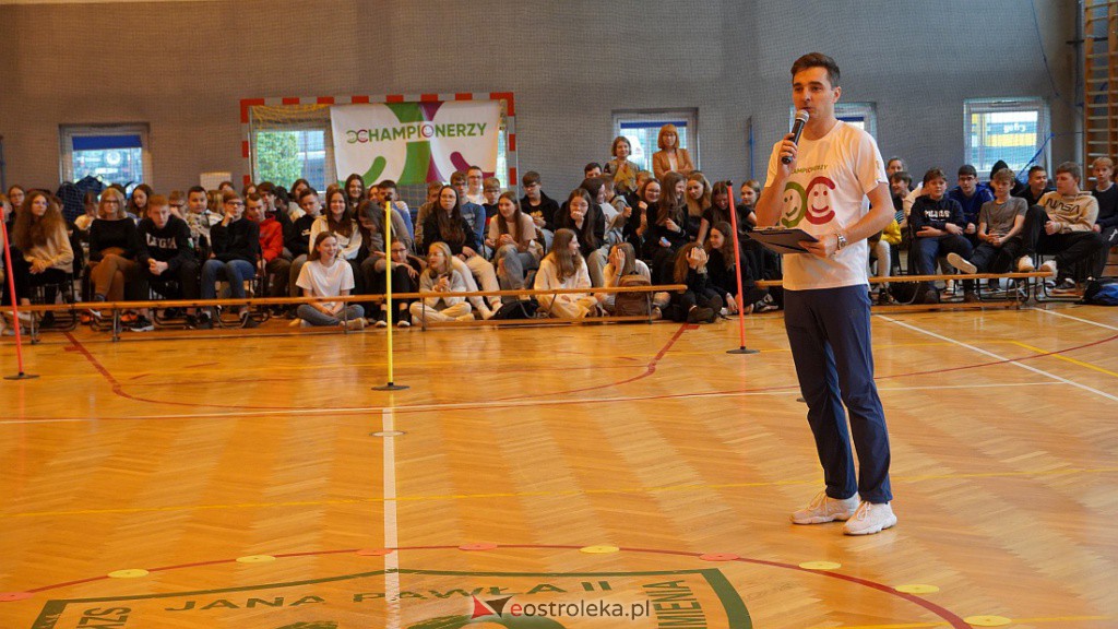 Championerzy w Szkole Podstawowej nr 10 w Ostrołęce [24.10.2022] - zdjęcie #24 - eOstroleka.pl