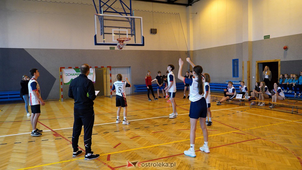 Championerzy w Szkole Podstawowej nr 10 w Ostrołęce [24.10.2022] - zdjęcie #4 - eOstroleka.pl