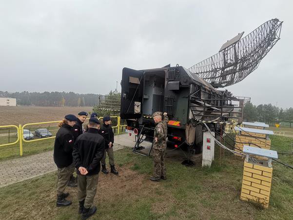 Ślubowanie uczniów z “mundurówki” w II SLO [25.10.2022] - zdjęcie #3 - eOstroleka.pl
