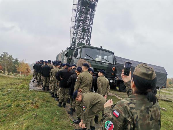 Ślubowanie uczniów z “mundurówki” w II SLO [25.10.2022] - zdjęcie #2 - eOstroleka.pl