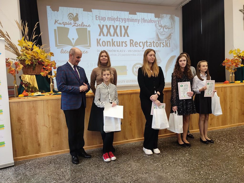 XXXIX konkurs recytatorski “Kurpie Zielone w literaturze”. Poznaliśmy laureatów [26.10.2022] - zdjęcie #9 - eOstroleka.pl