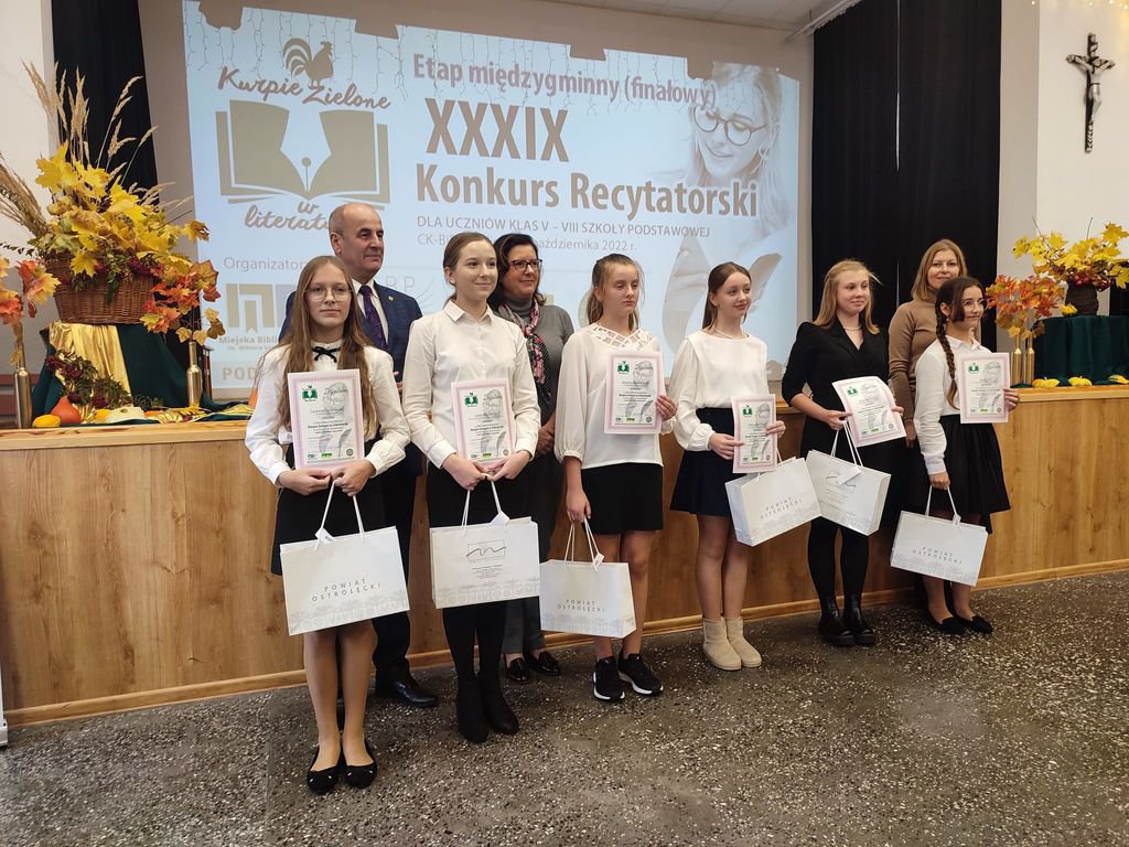 XXXIX konkurs recytatorski “Kurpie Zielone w literaturze”. Poznaliśmy laureatów [26.10.2022] - zdjęcie #16 - eOstroleka.pl