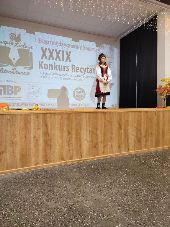 XXXIX konkurs recytatorski “Kurpie Zielone w literaturze”. Poznaliśmy laureatów [26.10.2022] - zdjęcie #6 - eOstroleka.pl