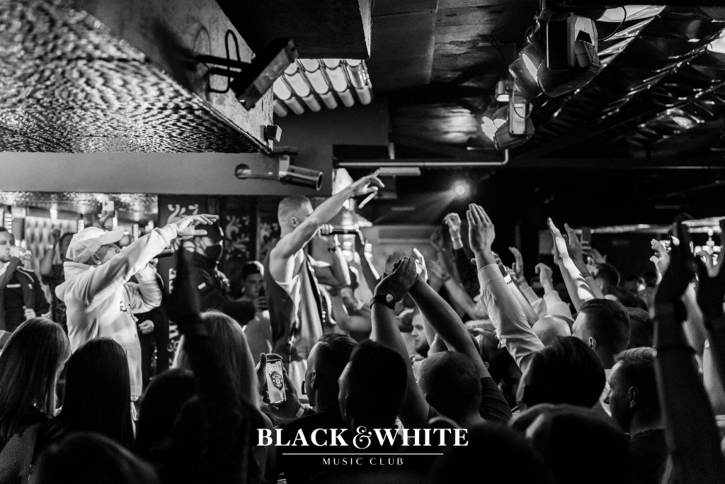 Peja w Clubie Black&White [21.10.2022] - zdjęcie #37 - eOstroleka.pl