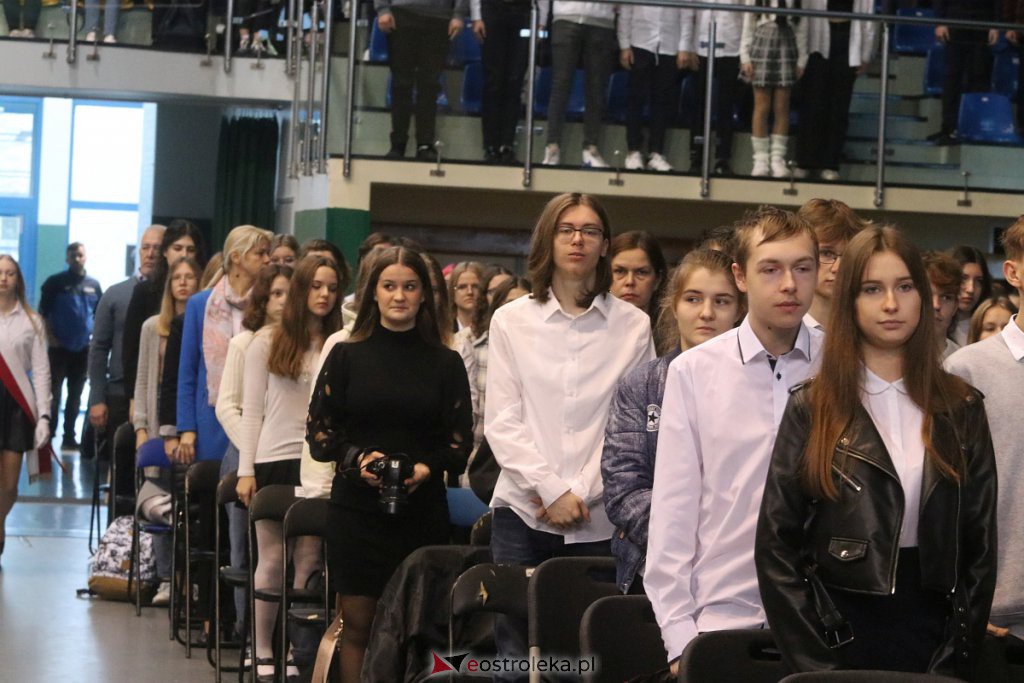 Święto patrona w II LO w Ostrołęce [27.10.2022] - zdjęcie #38 - eOstroleka.pl