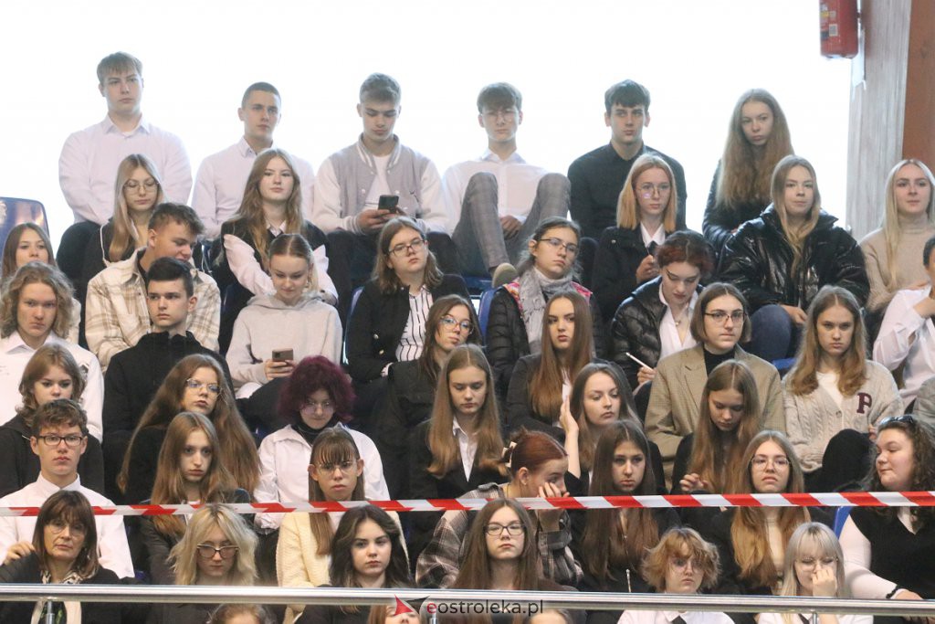 Święto patrona w II LO w Ostrołęce [27.10.2022] - zdjęcie #22 - eOstroleka.pl