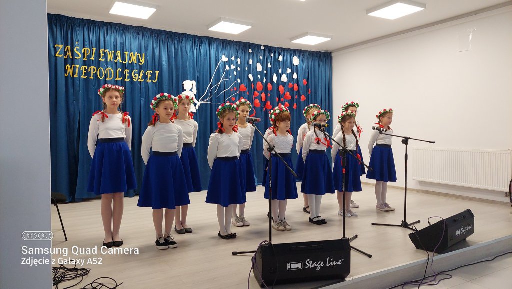XIV Regionalny Przegląd Pieśni Patriotycznej i Wojskowej - zdjęcie #6 - eOstroleka.pl