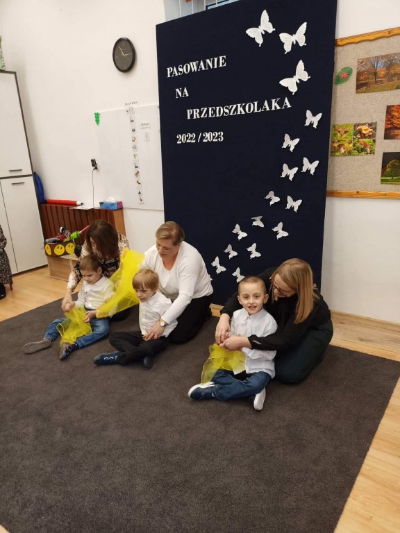 Biedronki oficjalnie przyjęte do grona przedszkolaków SOSW - zdjęcie #5 - eOstroleka.pl