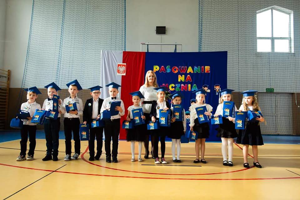Ślubowanie pierwszaków w Szkole Podstawowej w Ołdakach - zdjęcie #12 - eOstroleka.pl