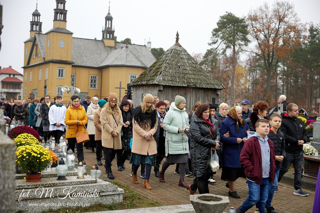 Święto Zmarłych w Łysych. W procesji udział wzięło wielu wiernych [01.11.2022] - zdjęcie #6 - eOstroleka.pl