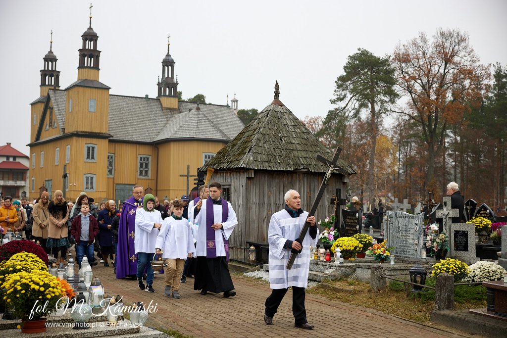 Święto Zmarłych w Łysych. W procesji udział wzięło wielu wiernych [01.11.2022] - zdjęcie #4 - eOstroleka.pl