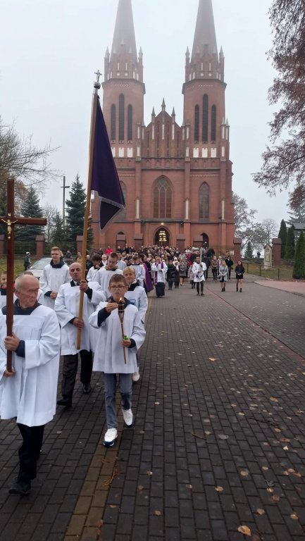 Uroczystość Wszystkich Świętych w Baranowie - zdjęcie #13 - eOstroleka.pl