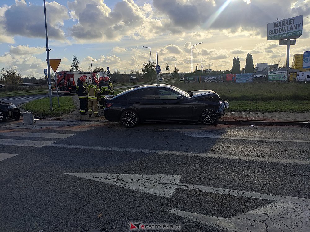 Ostrołęka: Wypadek na jednym ze skrzyżowań mini-obwodnicy [03.11.2022] - zdjęcie #7 - eOstroleka.pl