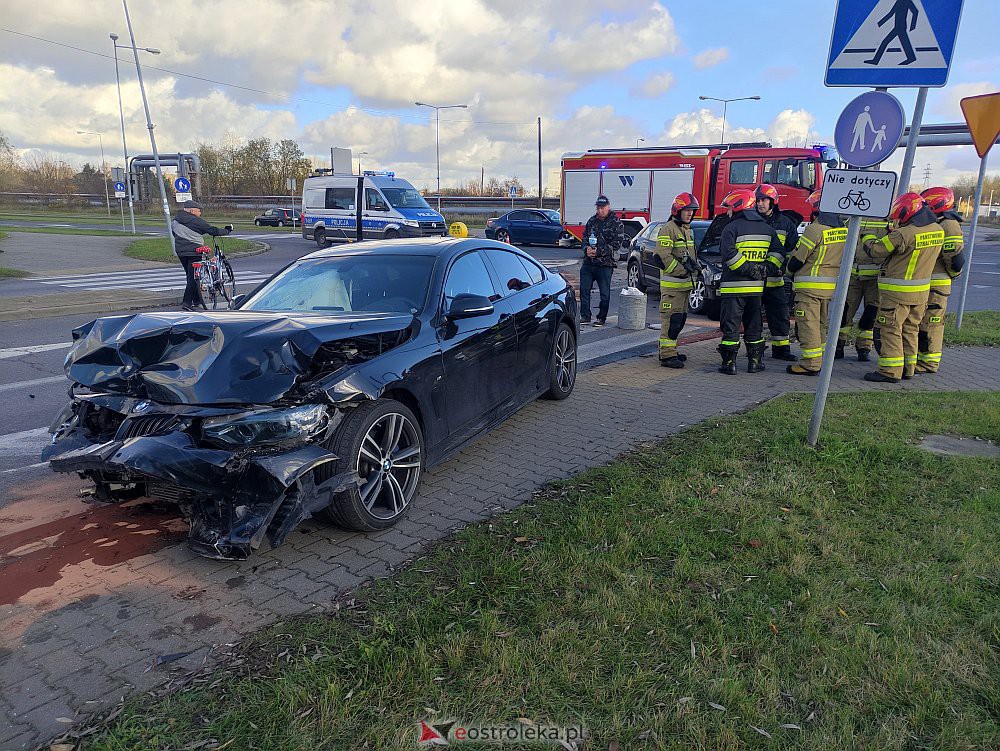 Ostrołęka: Wypadek na jednym ze skrzyżowań mini-obwodnicy [03.11.2022] - zdjęcie #10 - eOstroleka.pl