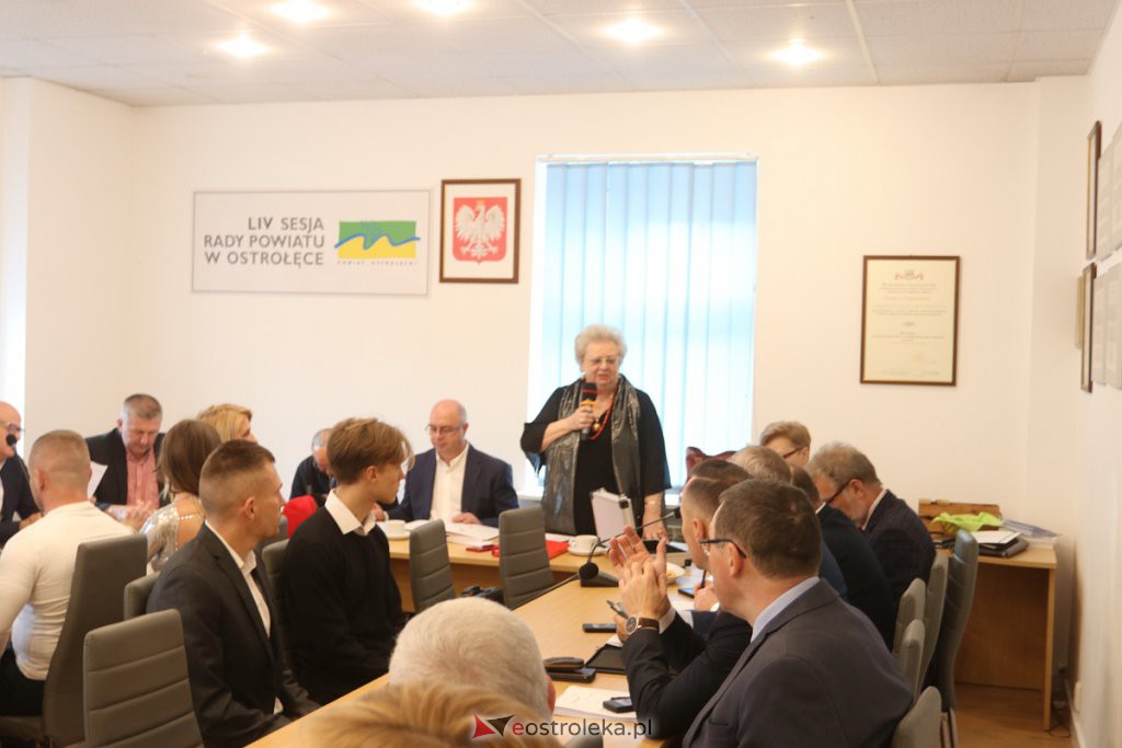 Sesja rady powiatu ostrołęckiego [4.11.2022] - zdjęcie #1 - eOstroleka.pl
