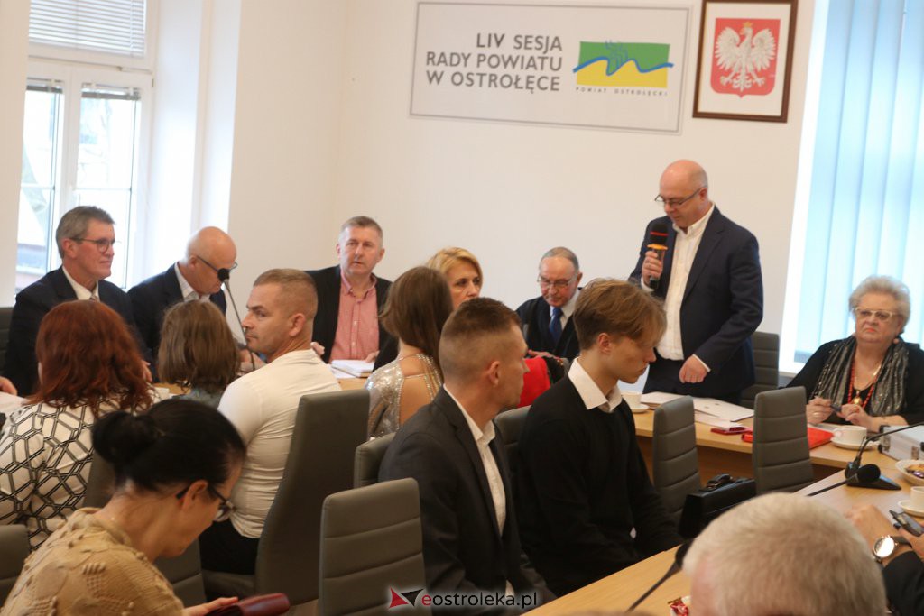 Sesja rady powiatu ostrołęckiego [4.11.2022] - zdjęcie #11 - eOstroleka.pl
