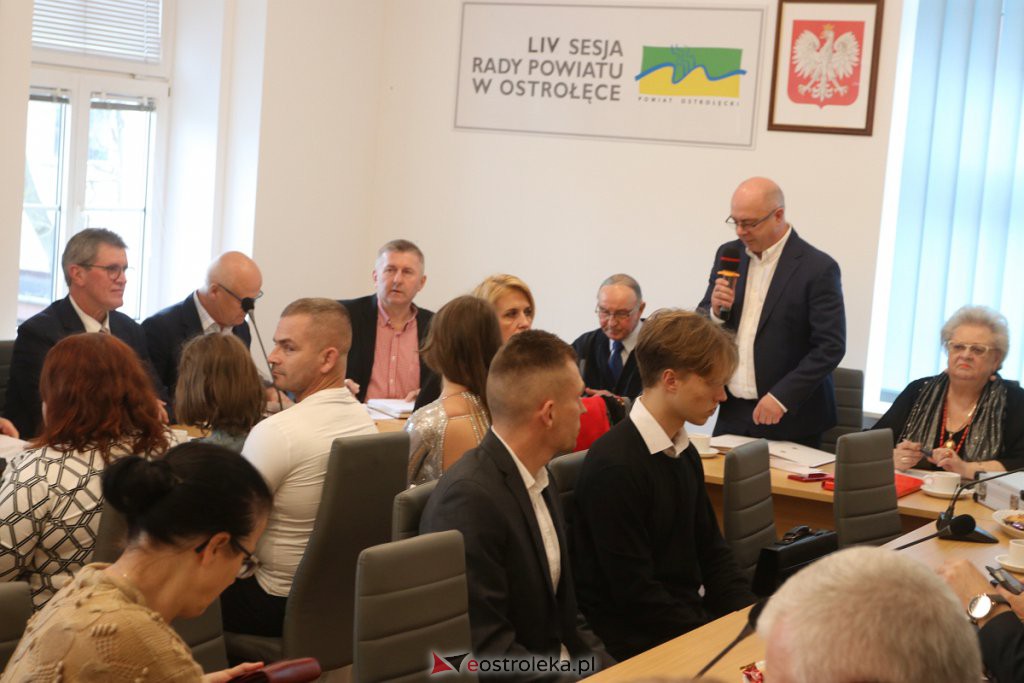 Sesja rady powiatu ostrołęckiego [4.11.2022] - zdjęcie #13 - eOstroleka.pl
