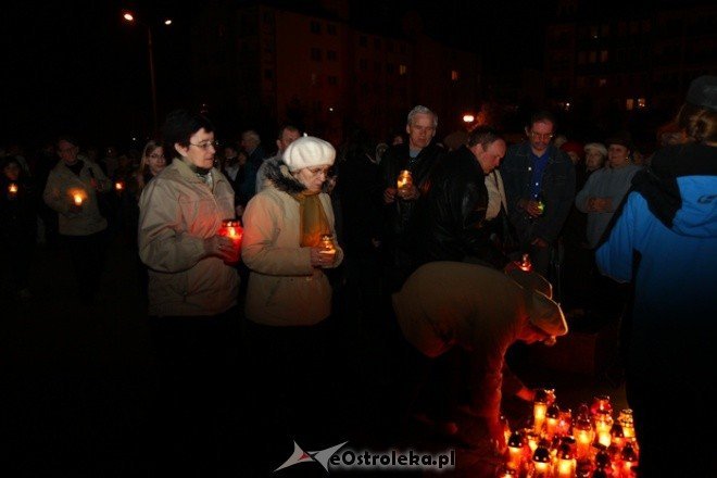 Rocznica śmierci Jana Pawła II (02.04.2011) - zdjęcie #32 - eOstroleka.pl