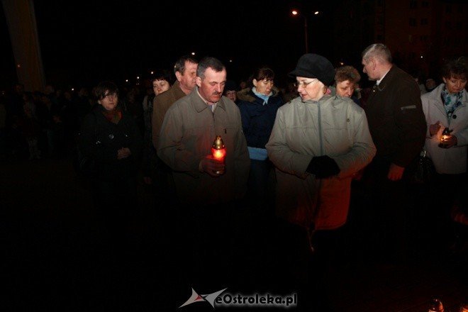 Rocznica śmierci Jana Pawła II (02.04.2011) - zdjęcie #15 - eOstroleka.pl