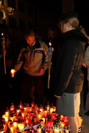 Rocznica śmierci Jana Pawła II (02.04.2011) - zdjęcie #18 - eOstroleka.pl
