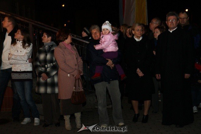 Rocznica śmierci Jana Pawła II (02.04.2011) - zdjęcie #26 - eOstroleka.pl