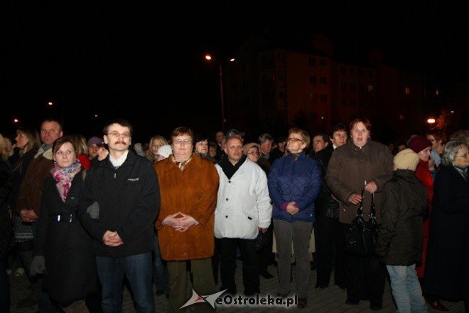 Rocznica śmierci Jana Pawła II (02.04.2011) - zdjęcie #20 - eOstroleka.pl