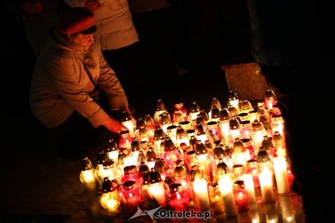 Rocznica śmierci Jana Pawła II (02.04.2011) - zdjęcie #29 - eOstroleka.pl