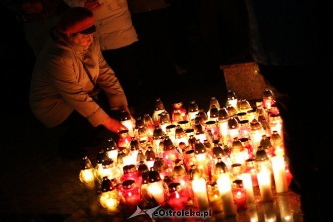 Rocznica śmierci Jana Pawła II (02.04.2011) - zdjęcie #16 - eOstroleka.pl