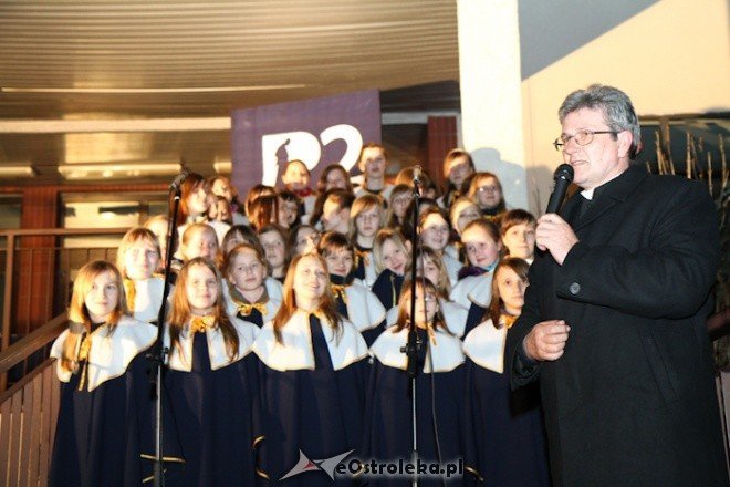 Rocznica śmierci Jana Pawła II (02.04.2011) - zdjęcie #12 - eOstroleka.pl