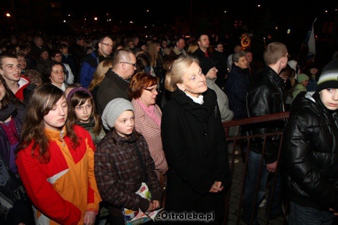Rocznica śmierci Jana Pawła II (02.04.2011) - zdjęcie #11 - eOstroleka.pl