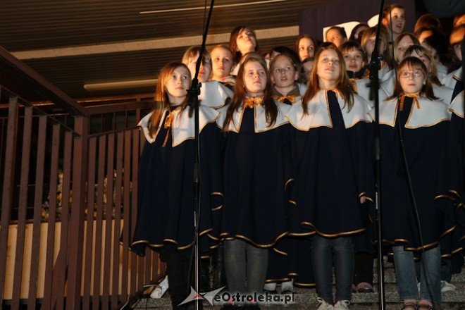 Rocznica śmierci Jana Pawła II (02.04.2011) - zdjęcie #10 - eOstroleka.pl